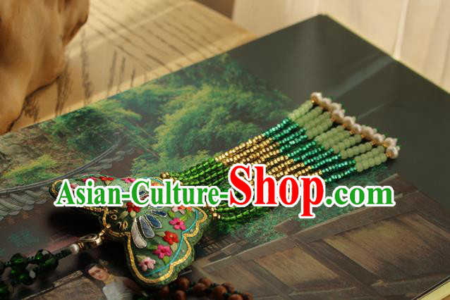 China Handmade Tassel Necklet Traditional Cheongsam Embroidered Green Butterfly Necklace Accessories