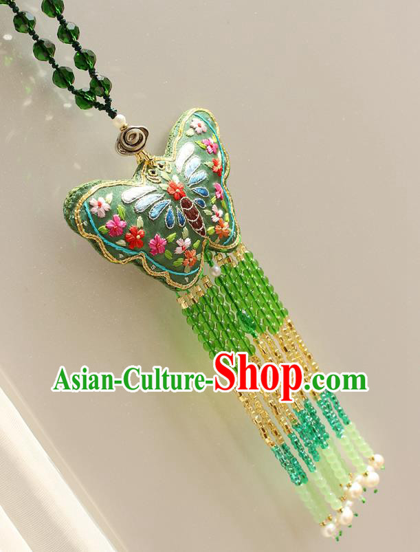 China Handmade Tassel Necklet Traditional Cheongsam Embroidered Green Butterfly Necklace Accessories