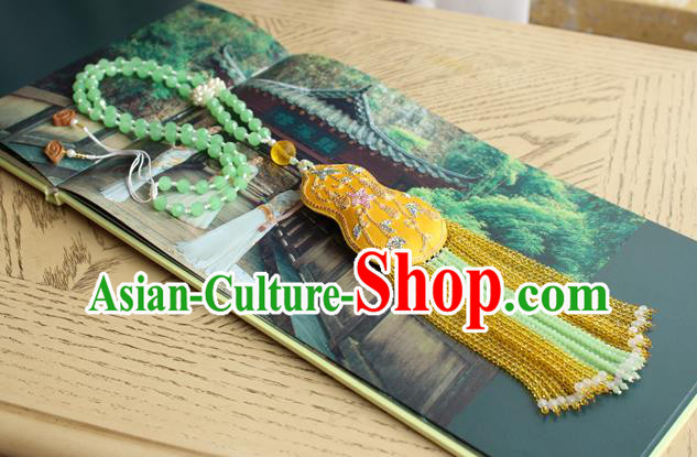 China Handmade Beads Tassel Necklet Accessories Traditional Cheongsam Embroidered Golden Gourd Sachet Necklace