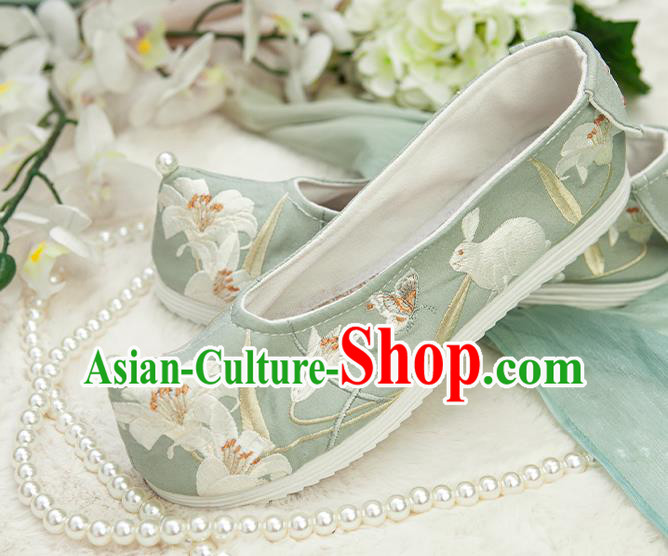 Chinese Traditional Hanfu Shoes Embroidered Rabbit Flowers Shoes Handmade Light Green Cloth Shoes