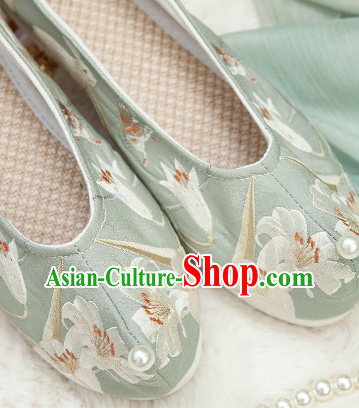 Chinese Traditional Hanfu Shoes Embroidered Rabbit Flowers Shoes Handmade Light Green Cloth Shoes