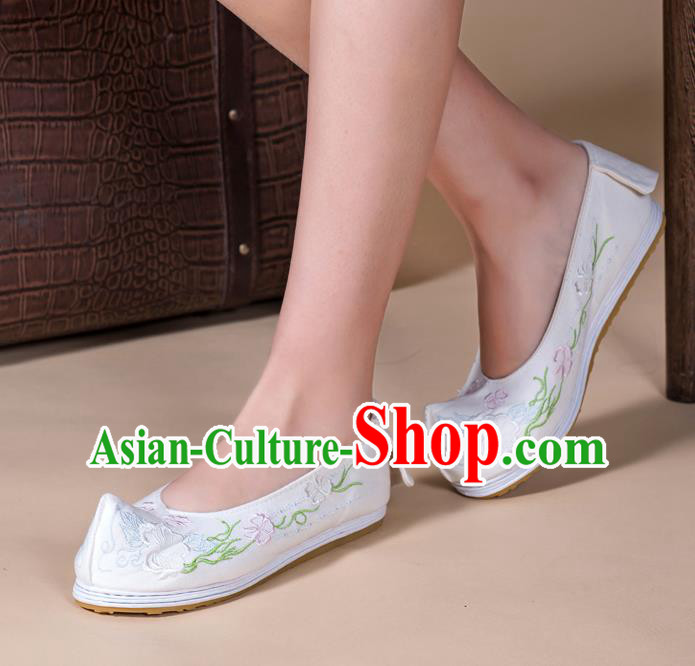 Chinese Ancient Princess Shoes Traditional Ming Dynasty Hanfu Shoes Handmade Embroidered White Bow Shoes