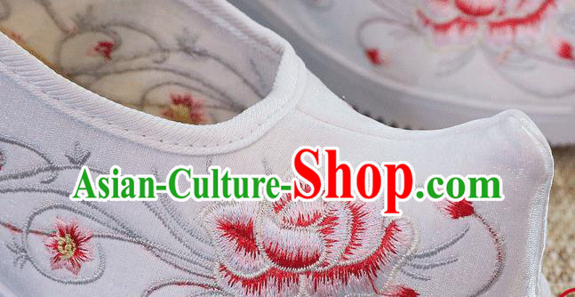 China Embroidered Peony Shoes National White Cloth Shoes Traditional Female Wedge Shoes