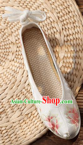 China White Embroidered Lotus Shoes Handmade Hanfu Bow Shoes Traditional National Woman Cloth Shoes