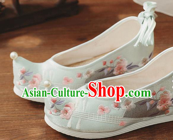 China Folk Dance Shoes Embroidered Lute Shoes Handmade Light Green Cloth Bow Shoes