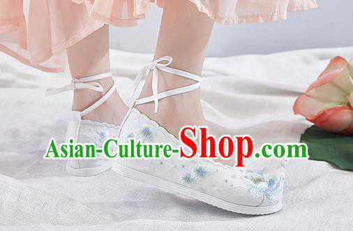 China Traditional Princess Hanfu Pearls Shoes Embroidered Lotus White Shoes National Bow Shoes