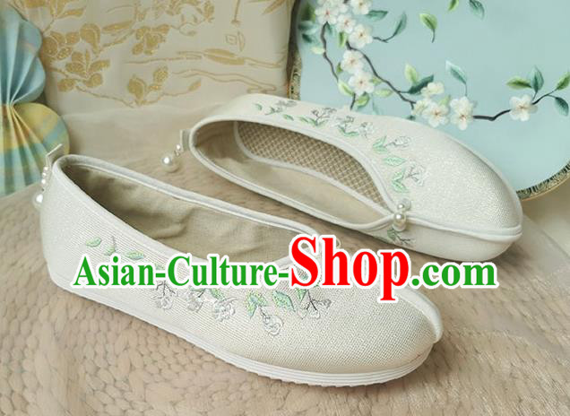 China Song Dynasty Embroidered Shoes Ancient Princess Beige Cloth Shoes Traditional Hanfu Shoes