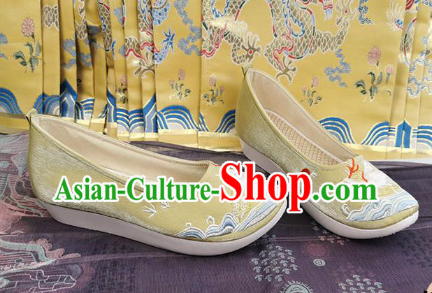 China Ancient Princess Shoes Traditional Hanfu Light Green Shoes Ming Dynasty Embroidered Shoes