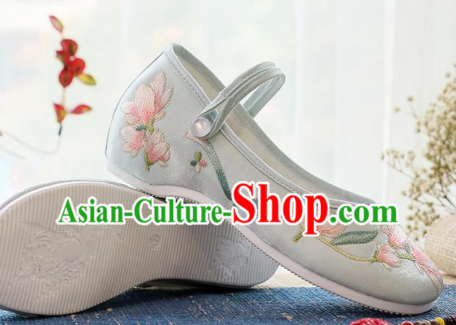 Chinese Embroidered Mangnolia Light Blue Shoes Hanfu Shoes Traditional Classical Dance Shoes