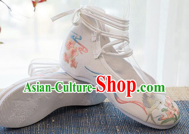 Chinese National Woman Shoes Traditional Classical Dance Shoes Embroidered Flowers Bird White Shoes