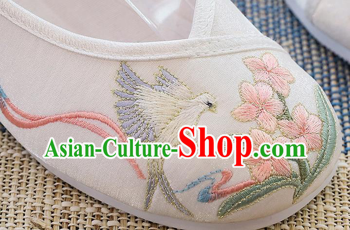 Chinese National Woman Shoes Traditional Classical Dance Shoes Embroidered Flowers Bird White Shoes