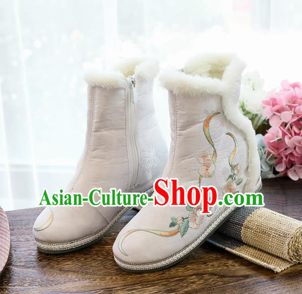 Chinese Embroidered Beige Cloth Boots National Winter Boots Traditional Ancient Swordswoman Shoes