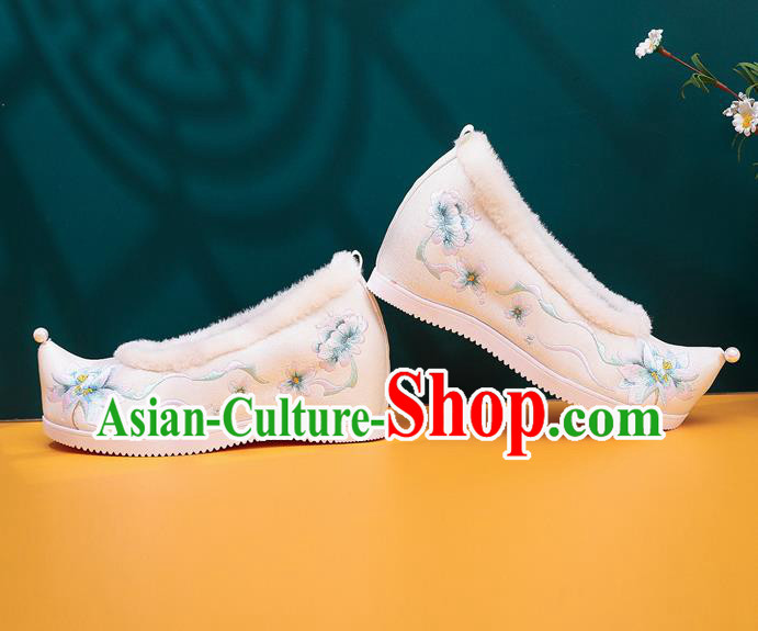 Chinese Traditional Hanfu White Cloth Shoes Woman Embroidered Lotus Shoes National Winter Shoes
