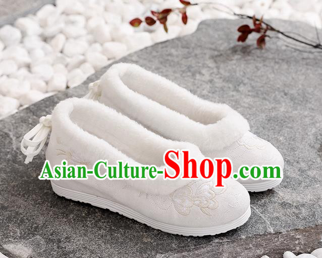 Chinese National Winter Beige Cloth Shoes Traditional Dance Shoes Woman Embroidered Shoes