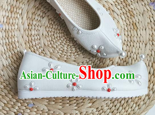 China Ancient Princess Bow Shoes Handmade Hanfu White Cloth Shoes Traditional Song Dynasty Pearls Shoes