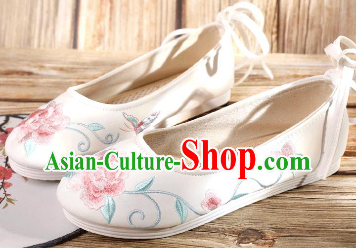 China National Female Shoes Traditional Beijing Cloth Shoes Embroidery Peony Shoes