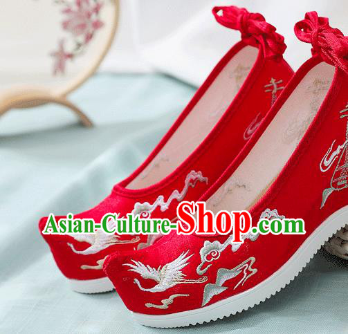 China Red Embroidered Cloud Crane Shoes Traditional Wedding Bride Shoes Handmade Wedge Shoes