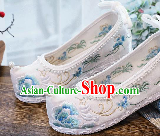 China Traditional Hanfu Woman White Cloth National Embroidered Peony Shoes Handmade Folk Dance Pearls Shoes