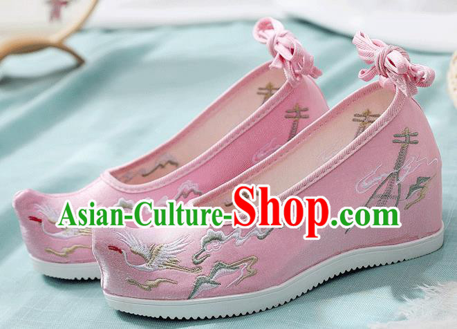 China Handmade Wedge Shoes Embroidered Cloud Crane Shoes Traditional Pink Cloth Shoes