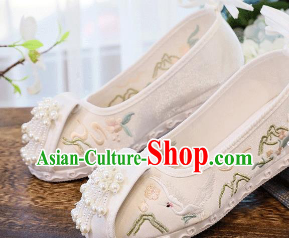China Embroidered Crane Shoes Handmade Folk Dance White Cloth Shoes Traditional Pearls Tassel Shoes