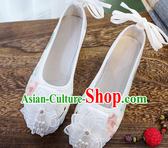 China Traditional Xiuhe Lace Flower Shoes Embroidered Lotus Shoes Handmade Folk Dance Shoes