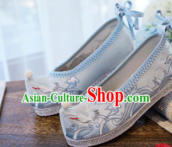 China Handmade Hanfu Blue Shoes Traditional Ming Dynasty Princess Shoes Embroidered Crane Shoes
