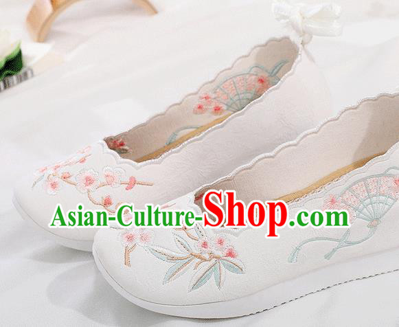 China Traditional Shoes Folk Dance Platform Shoes Embroidered Plum Fan White Cloth Shoes