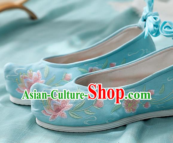 China Traditional Bow Shoes Folk Dance Blue Cloth Shoes Embroidered Peach Blossom Shoes