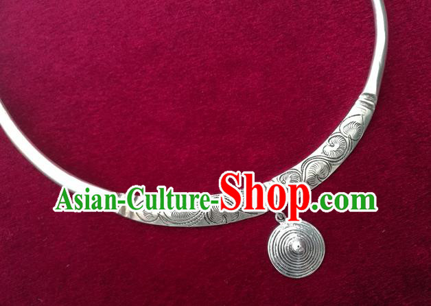 Chinese Handmade Silver Carving Necklet Hmong Ethnic Wedding Jewelry Accessories