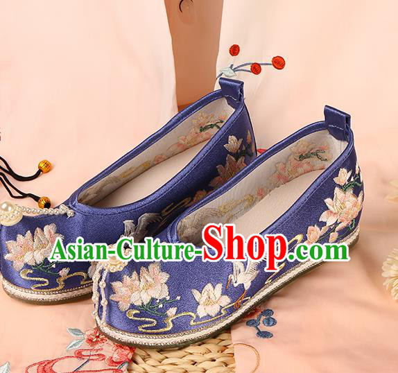 Chinese Traditional Pearls Toe Hanfu Shoes Ancient Ming Dynasty Princess Shoes Embroidered Blue Satin Shoes
