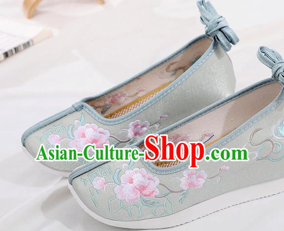 China Ancient Princess Shoes Handmade Light Green Cloth Shoes Traditional Embroidered Hanfu Shoes
