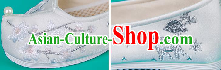 China Traditional Ming Dynasty Hanfu Shoes Ancient Princess Shoes Embroidered White Cloth Shoes