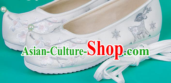 China Traditional Ming Dynasty Hanfu Shoes Ancient Princess Shoes Embroidered White Cloth Shoes