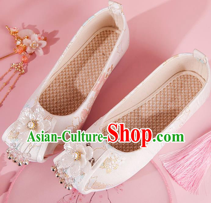 China Traditional Ming Dynasty Princess Shoes Ancient Hanfu Shoes Handmade Beige Brocade Shoes