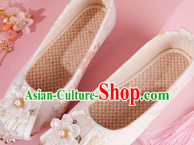China Traditional Ming Dynasty Princess Shoes Ancient Hanfu Shoes Handmade Beige Brocade Shoes