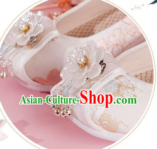 China Traditional Ming Dynasty Princess Shoes Ancient Hanfu Shoes Handmade Beige Brocade Shoes