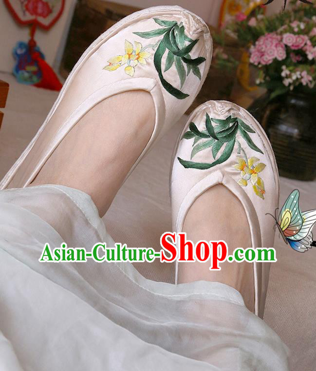 Chinese Yunnan Ethnic Beige Satin Shoes Hand Embroidered Orchids Shoes Traditional National Shoes