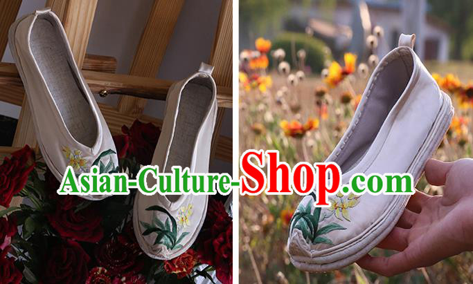 Chinese Yunnan Ethnic Beige Satin Shoes Hand Embroidered Orchids Shoes Traditional National Shoes
