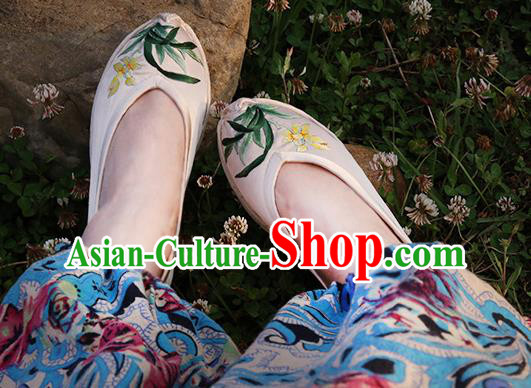 Chinese Yunnan Ethnic Beige Satin Shoes Hand Embroidered Orchids Shoes Traditional National Shoes