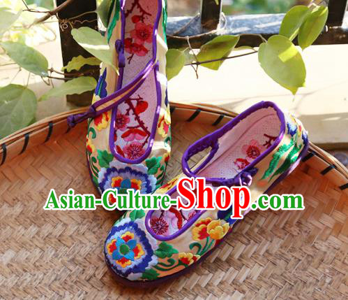 Chinese Yunnan Ethnic Folk Dance Shoes Hand Embroidered Shoes Traditional National Strong Cloth Soles Shoes