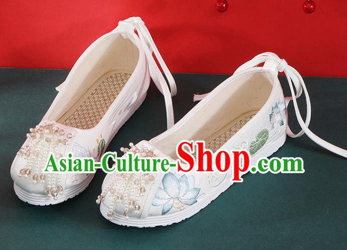Chinese Classical Dance White Cloth Shoes National Embroidered Lotus Shoes Traditional Beads Tassel Shoes