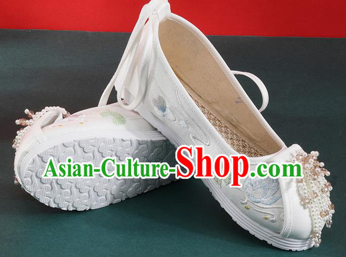 Chinese Classical Dance White Cloth Shoes National Embroidered Lotus Shoes Traditional Beads Tassel Shoes