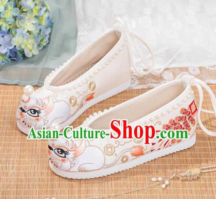 China Traditional Tang Dynasty White Cloth Shoes Ancient Princess Pearls Shoes Hanfu Embroidery Shoes
