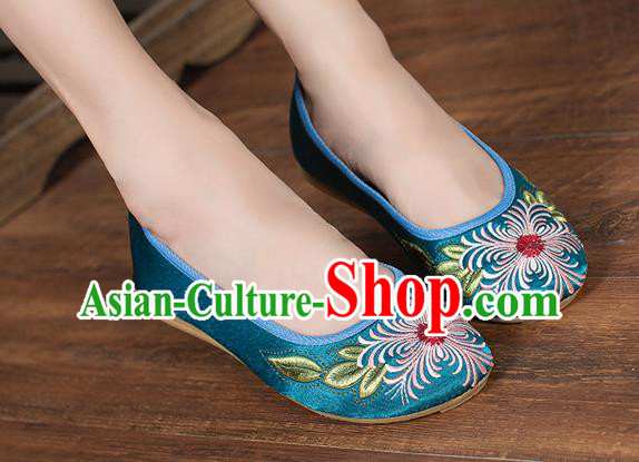 Chinese Classical Dance Shoes National Blue Satin Shoes Traditional Embroidered Shoes