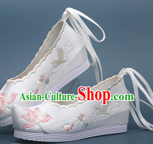 Chinese National Embroidery Lotus Satin Shoes Traditional Hanfu Shoes Classical Dance Shoes