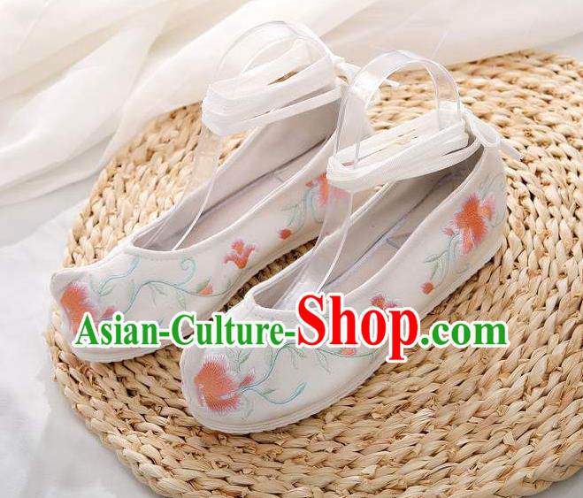China Traditional Ming Dynasty Bow Shoes Ancient Princess Shoes Embroidered White Cloth Shoes