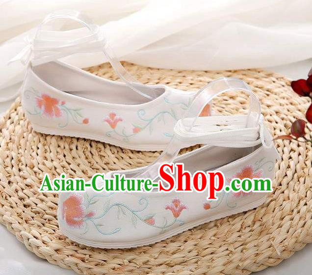 China Traditional Ming Dynasty Bow Shoes Ancient Princess Shoes Embroidered White Cloth Shoes