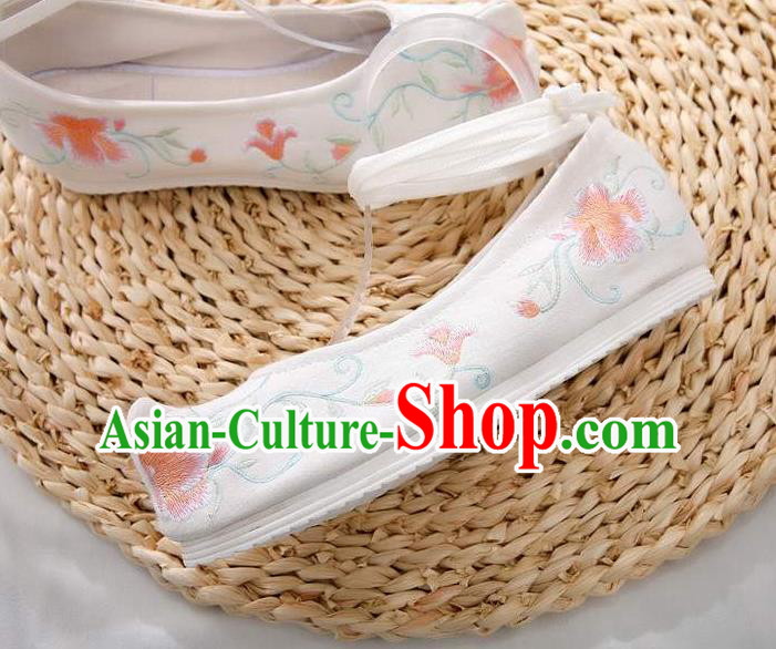 China Traditional Ming Dynasty Bow Shoes Ancient Princess Shoes Embroidered White Cloth Shoes