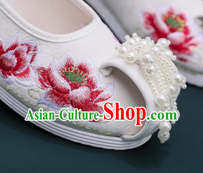 Chinese Classical Pearls Shoes Footwear Embroidery Lotus Shoes Traditional Woman Cloth Shoes
