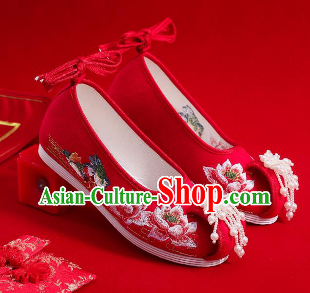 Chinese Traditional Woman Wedding Red Cloth Shoes Classical Pearls Shoes Footwear Embroidery Lotus Shoes